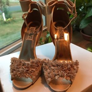 Badgley Mischka Nude Heels size 6